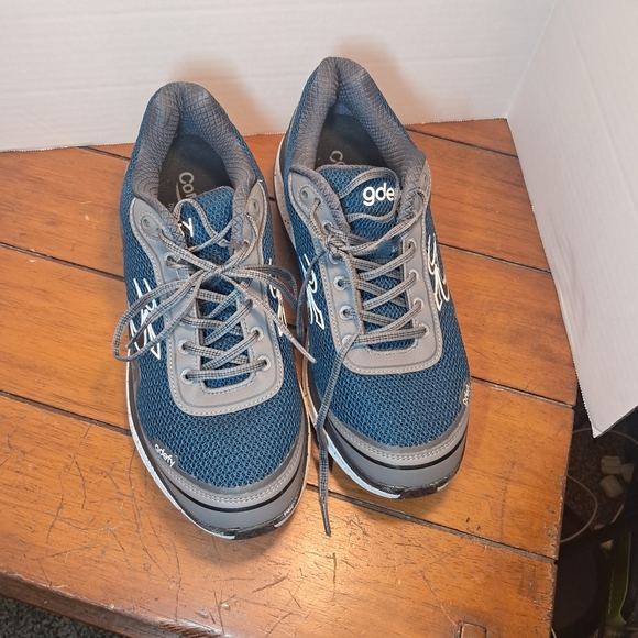 GDEFY Mighty Walk Athletic Shoes Mens 10.5 Roomy Toe Box Pain Relief VersoShock - Picture 1 of 9